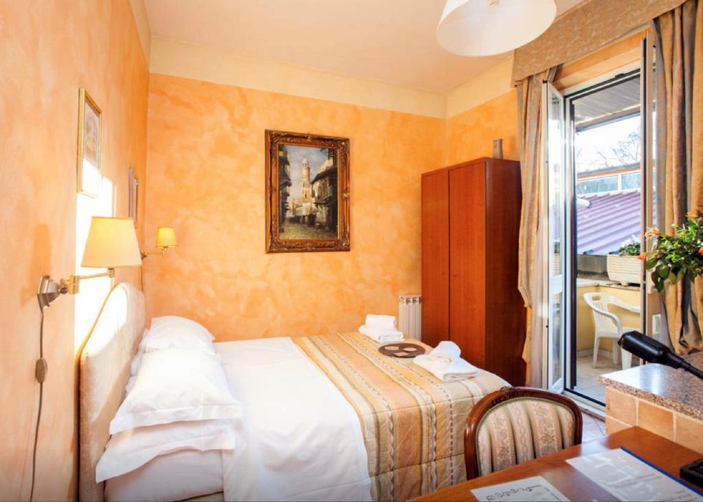 Residenza Camilla Hotel Rome Exterior photo