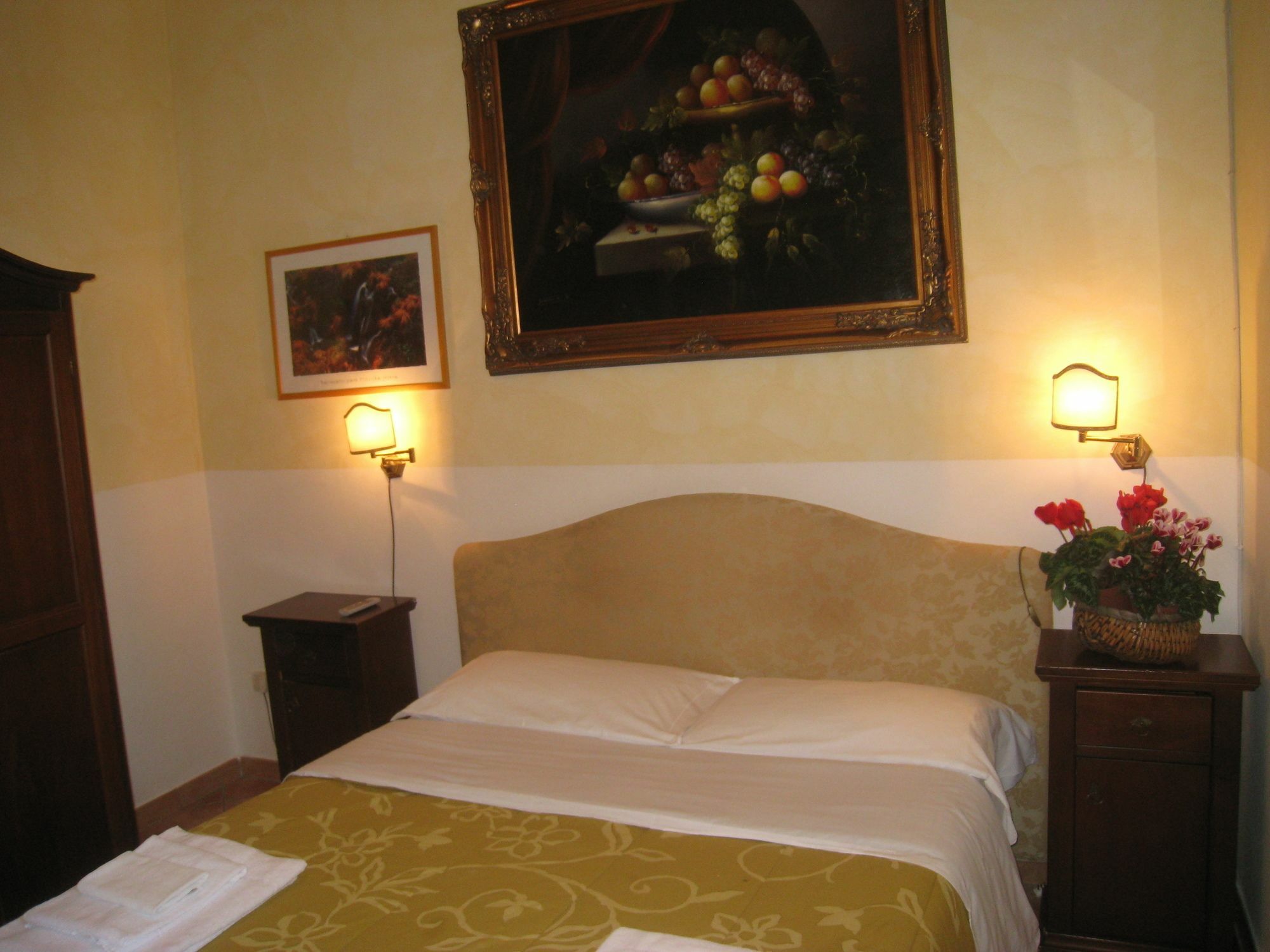 Residenza Camilla Hotel Rome Exterior photo
